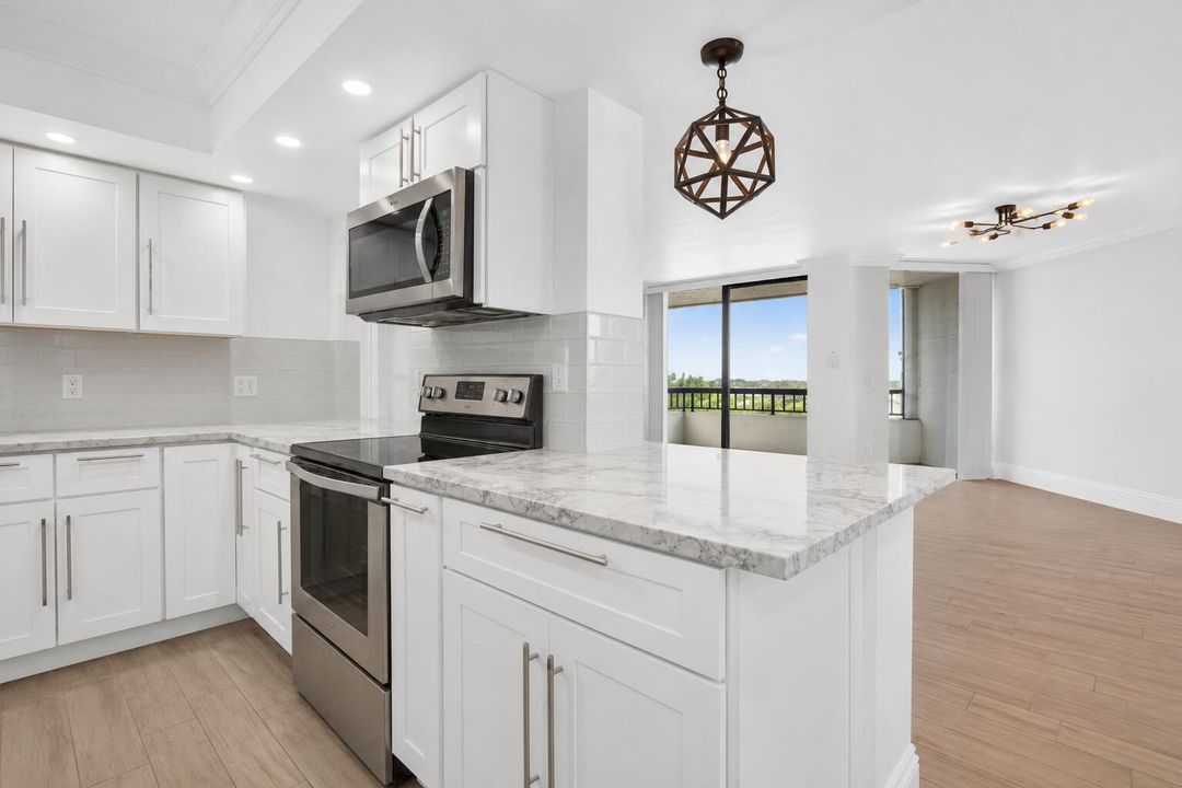 Quartz Coutertops & SS Appliances