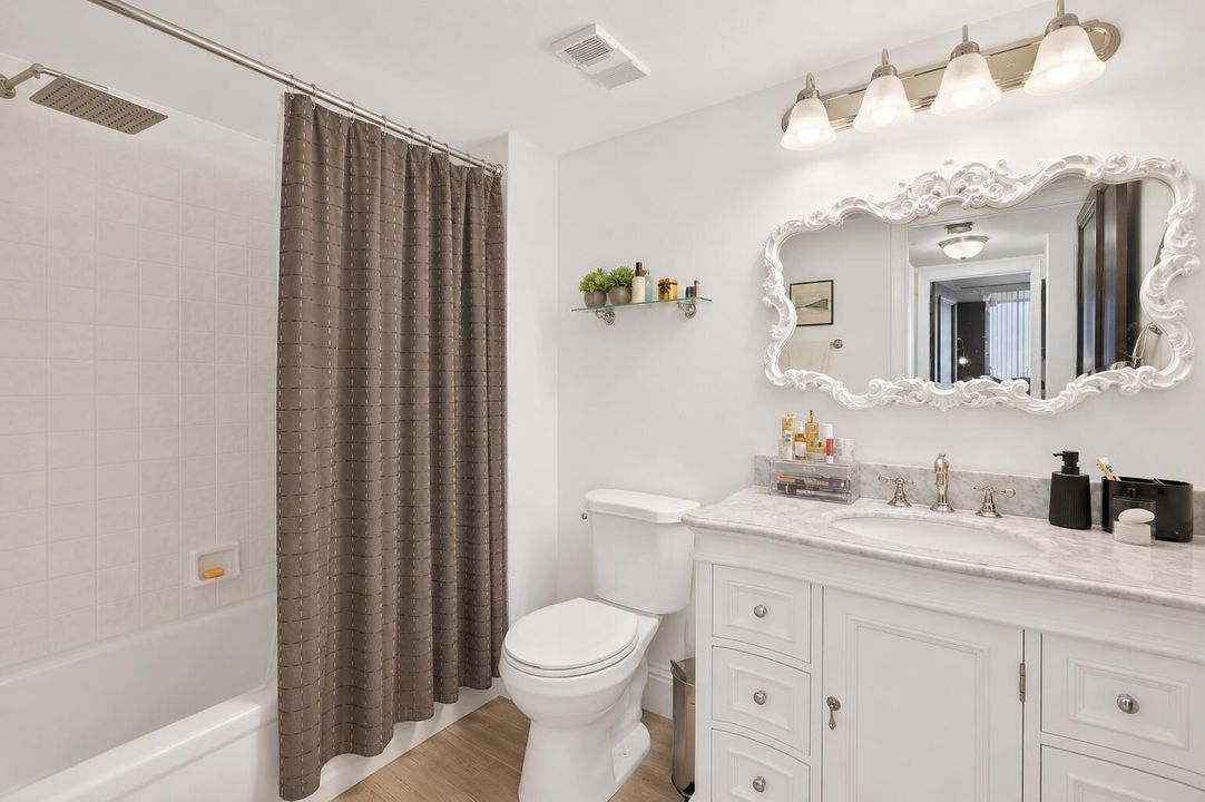 With Tub/Shower Combo