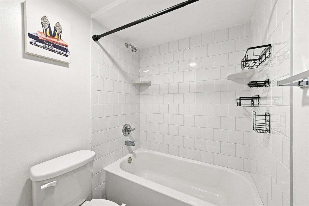 25_bathroom