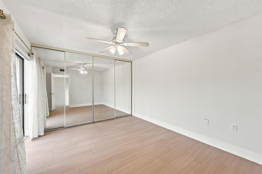 21_bedroom