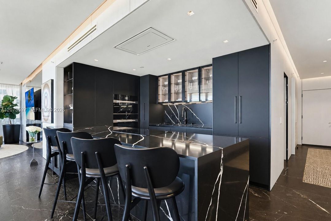 For Rent: $24,000 (3 beds, 3 baths, 1725 Square Feet)