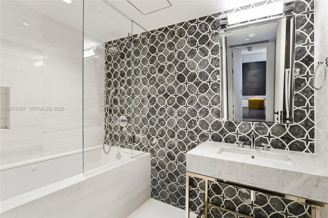 For Rent: $24,000 (3 beds, 3 baths, 1725 Square Feet)