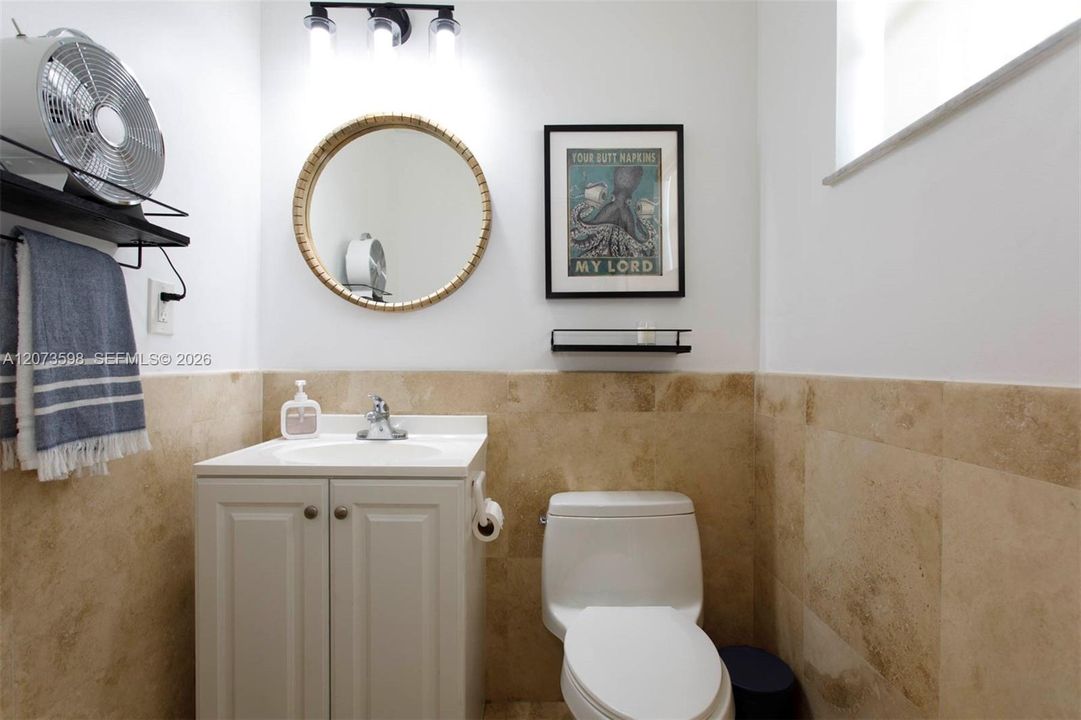 For Rent: $4,450 (2 beds, 1 baths, 875 Square Feet)