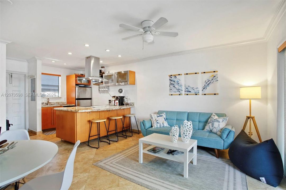 For Rent: $4,450 (2 beds, 1 baths, 875 Square Feet)