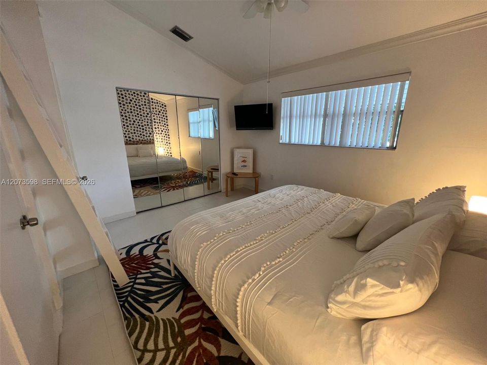 For Rent: $4,450 (2 beds, 1 baths, 875 Square Feet)