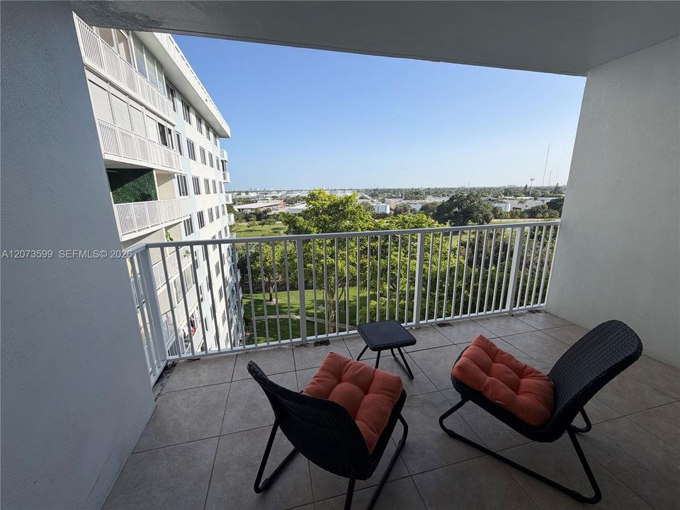 For Rent: $1,790 (1 beds, 1 baths, 844 Square Feet)