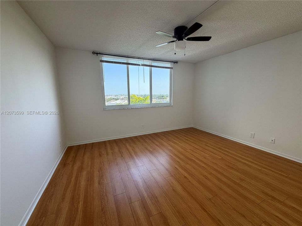 For Rent: $1,790 (1 beds, 1 baths, 844 Square Feet)