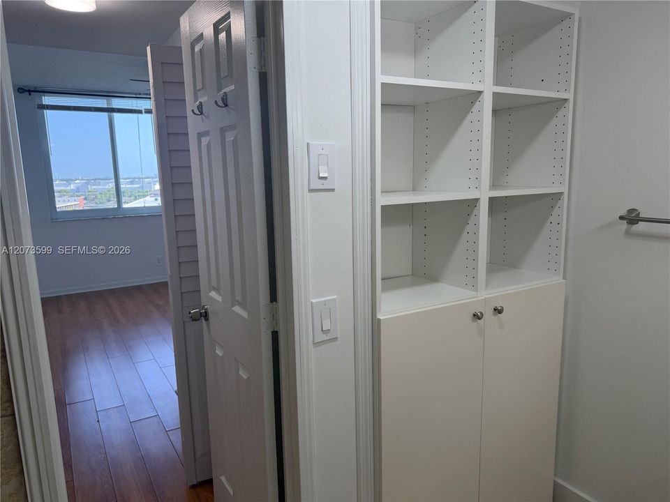 For Rent: $1,790 (1 beds, 1 baths, 844 Square Feet)
