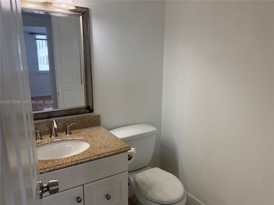 For Rent: $1,790 (1 beds, 1 baths, 844 Square Feet)