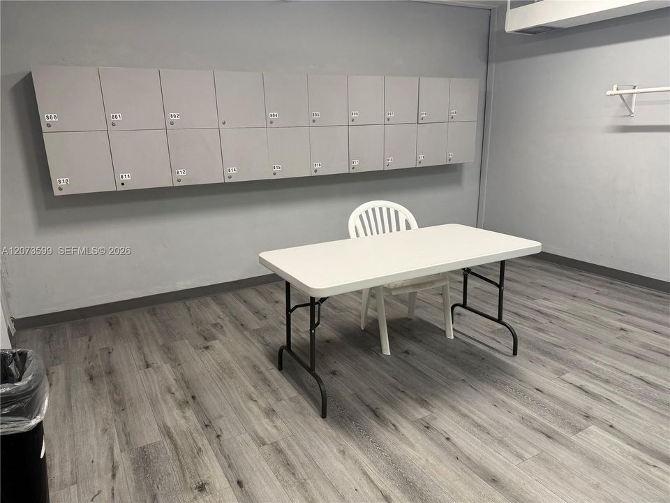 For Rent: $1,790 (1 beds, 1 baths, 844 Square Feet)