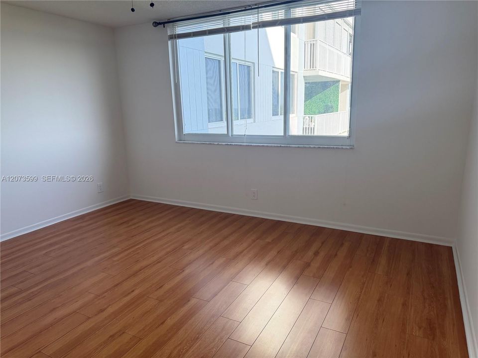 For Rent: $1,790 (1 beds, 1 baths, 844 Square Feet)