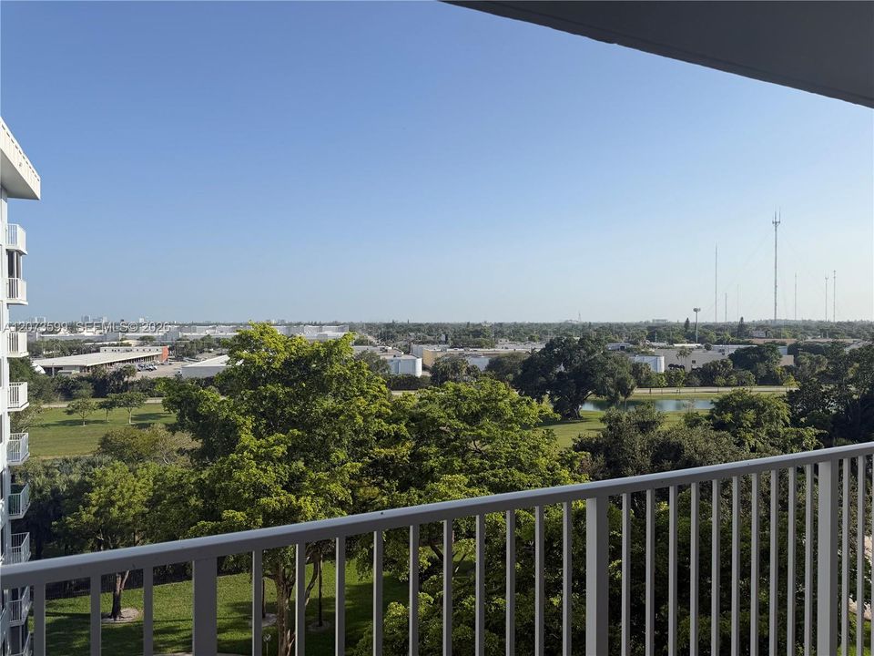 For Rent: $1,790 (1 beds, 1 baths, 844 Square Feet)