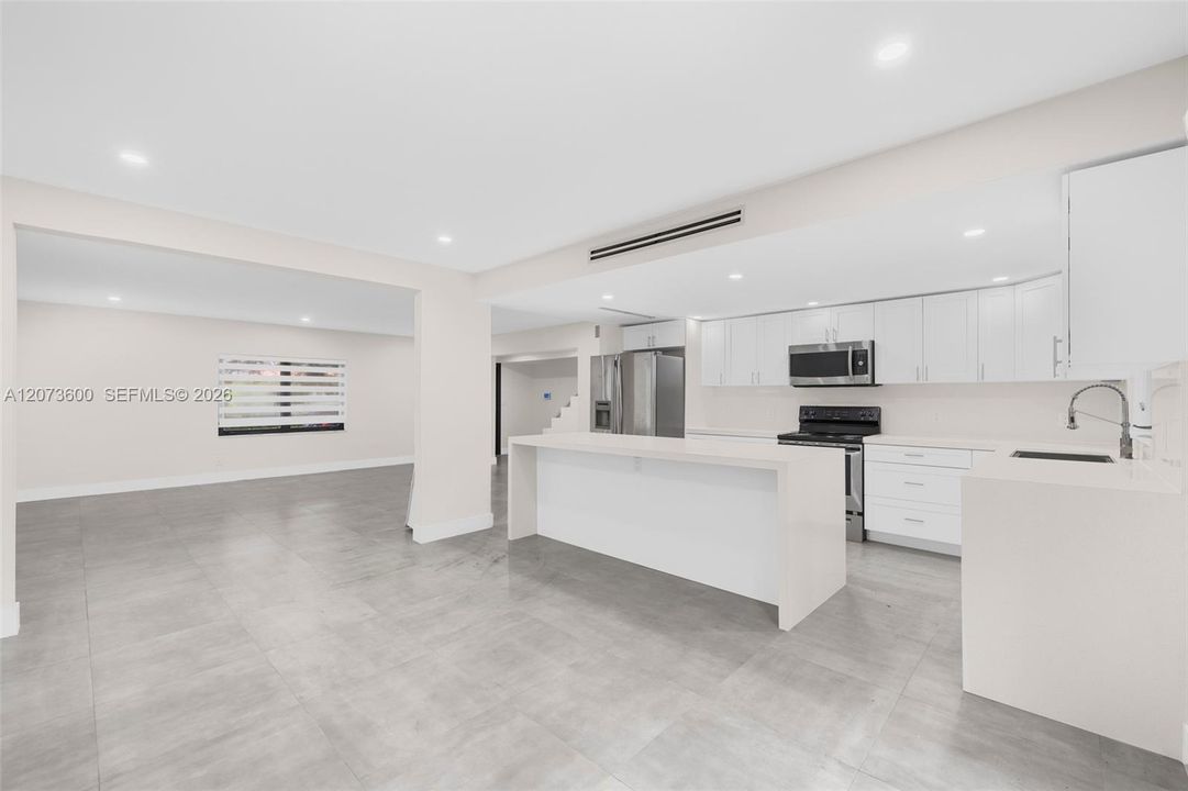 For Rent: $6,000 (3 beds, 2 baths, 3531 Square Feet)