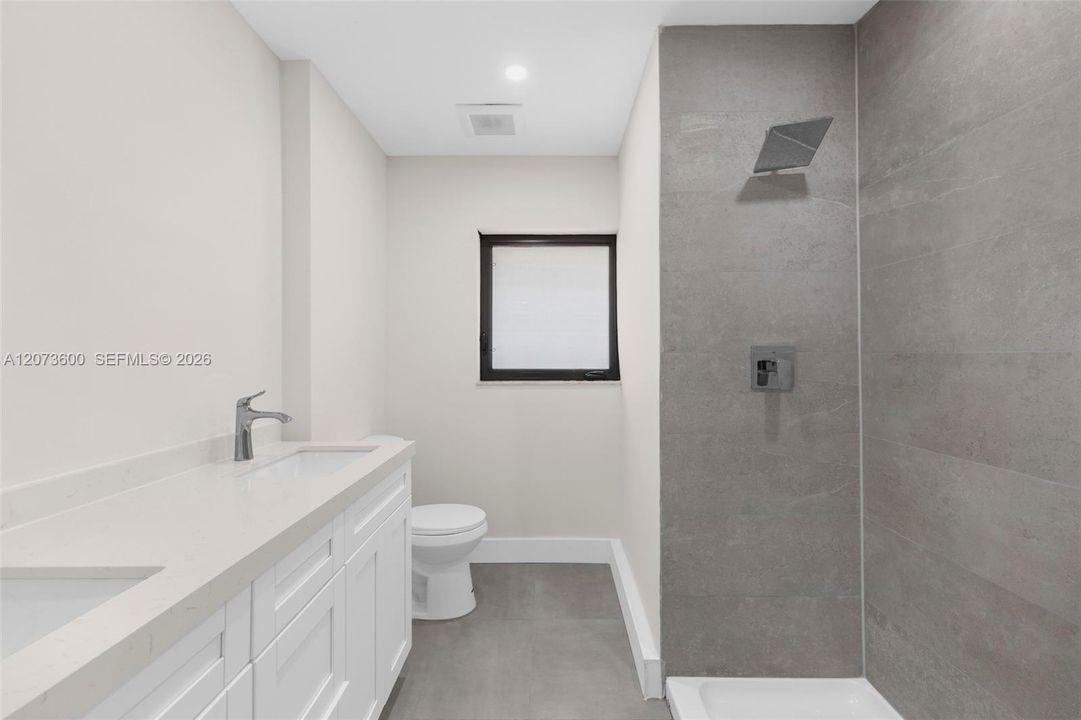 For Rent: $6,000 (3 beds, 2 baths, 3531 Square Feet)