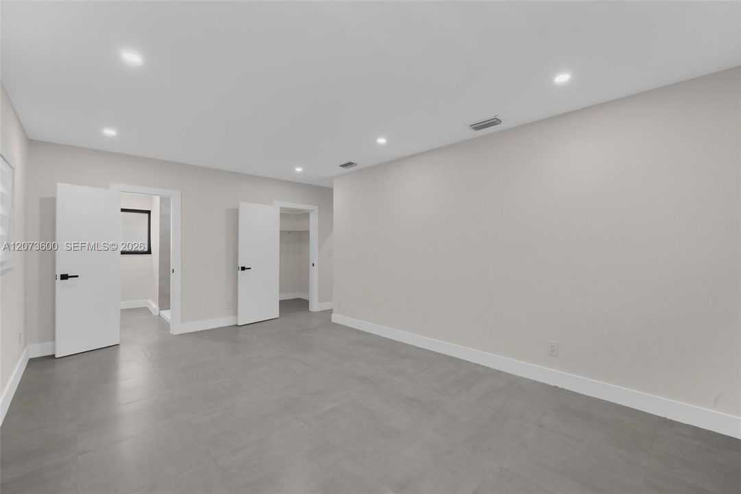For Rent: $6,000 (3 beds, 2 baths, 3531 Square Feet)