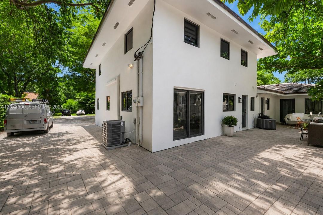 For Rent: $6,000 (3 beds, 2 baths, 3531 Square Feet)