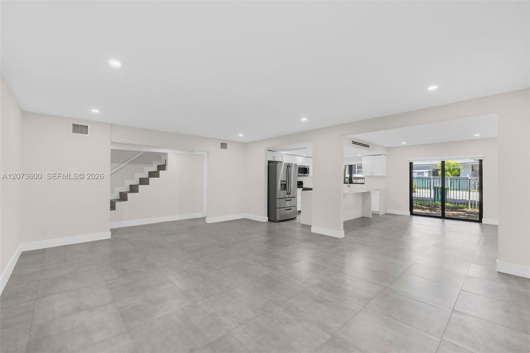 For Rent: $6,000 (3 beds, 2 baths, 3531 Square Feet)