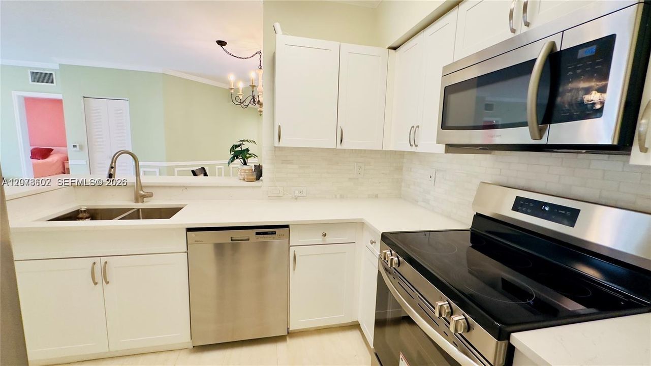 For Rent: $2,900 (2 beds, 2 baths, 1024 Square Feet)