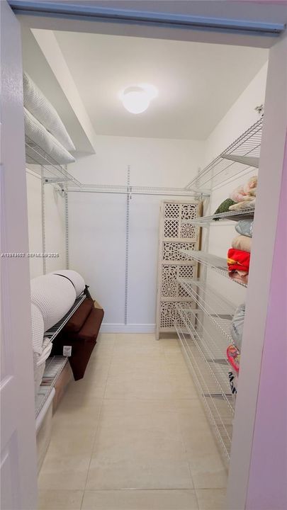 For Rent: $2,900 (2 beds, 2 baths, 1024 Square Feet)