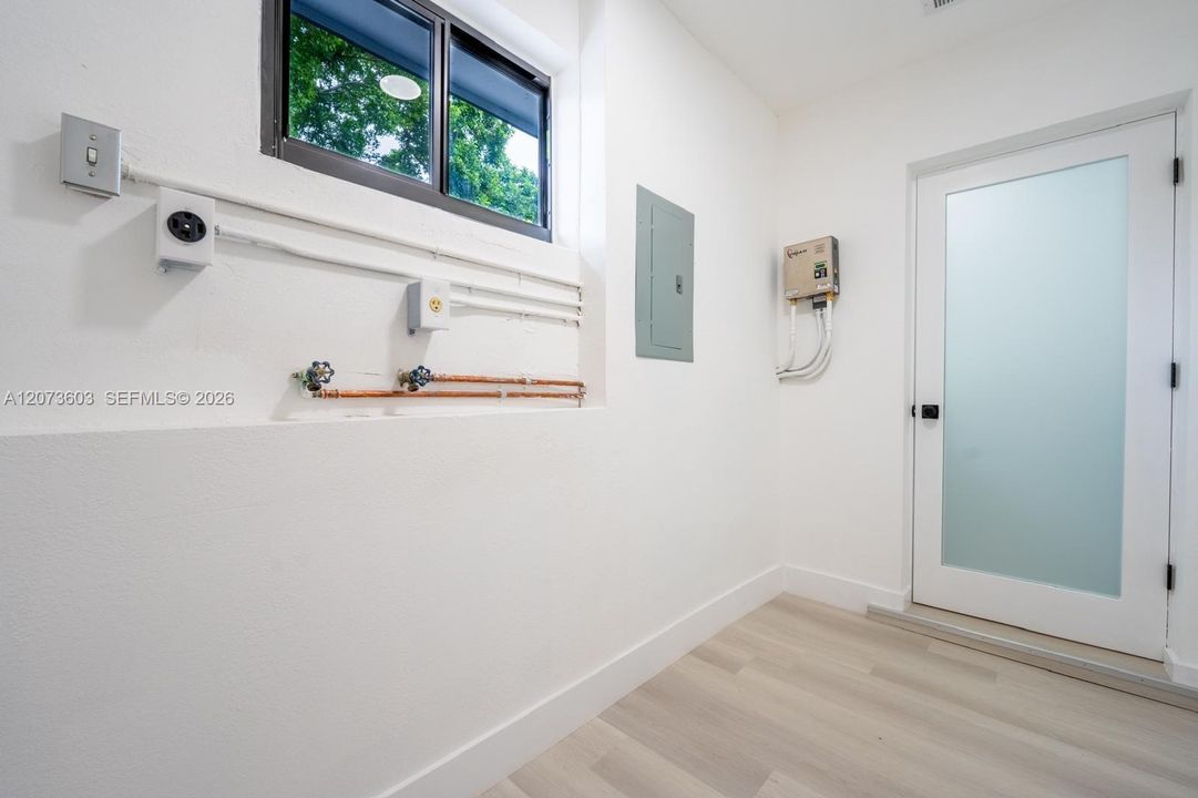 For Sale: $615,000 (3 beds, 2 baths, 1301 Square Feet)