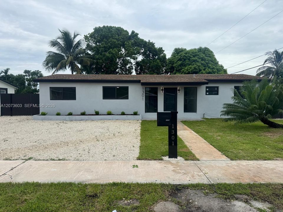 For Sale: $615,000 (3 beds, 2 baths, 1301 Square Feet)
