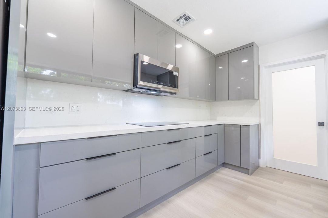 For Sale: $615,000 (3 beds, 2 baths, 1301 Square Feet)