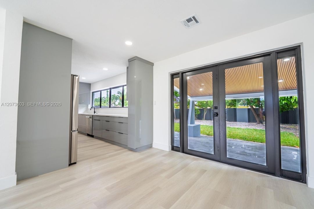 For Sale: $615,000 (3 beds, 2 baths, 1301 Square Feet)