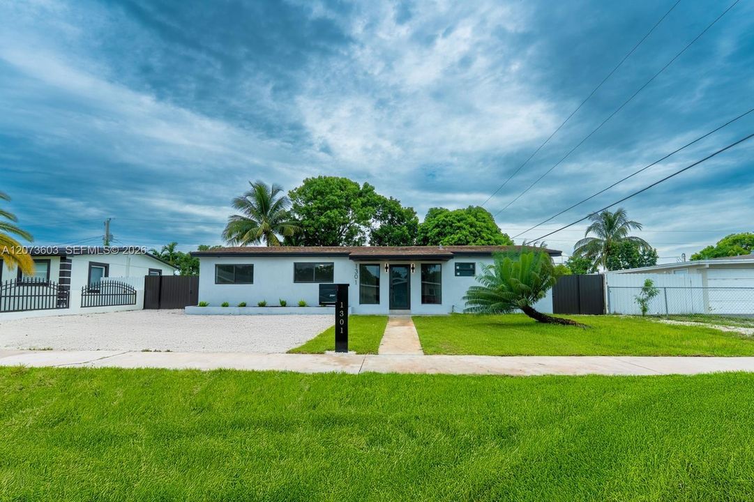 For Sale: $615,000 (3 beds, 2 baths, 1301 Square Feet)
