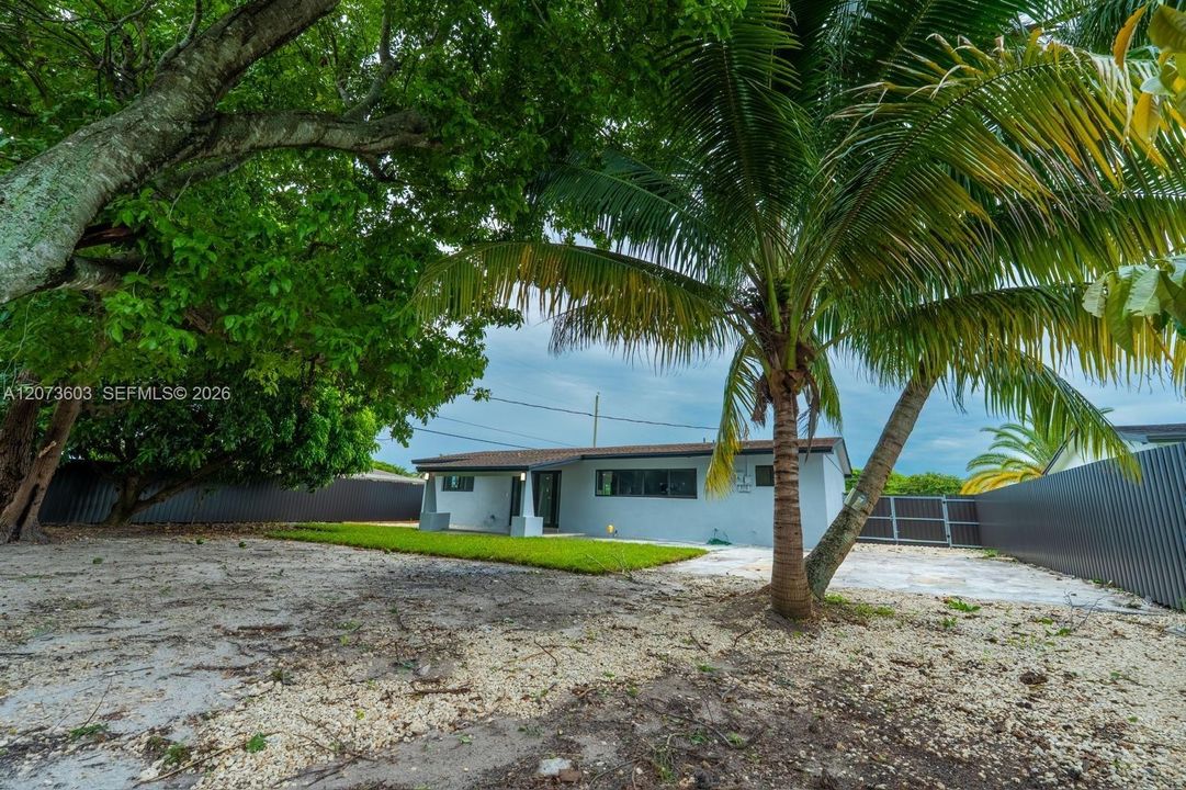 For Sale: $615,000 (3 beds, 2 baths, 1301 Square Feet)