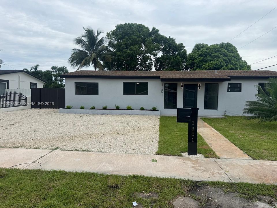 For Sale: $615,000 (3 beds, 2 baths, 1301 Square Feet)