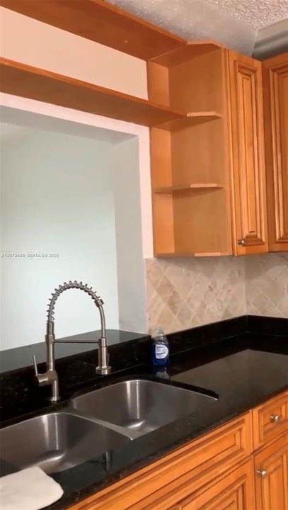 For Rent: $2,100 (2 beds, 2 baths, 1096 Square Feet)
