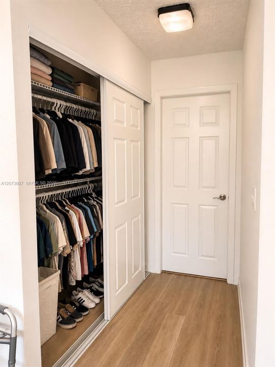 For Rent: $2,400 (2 beds, 2 baths, 1106 Square Feet)