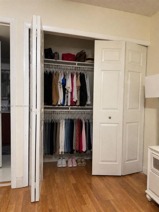 For Rent: $2,400 (2 beds, 2 baths, 1106 Square Feet)