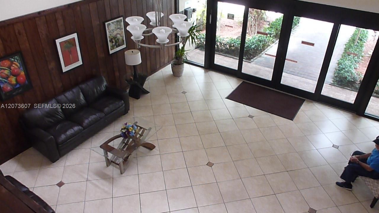 For Rent: $2,400 (2 beds, 2 baths, 1106 Square Feet)