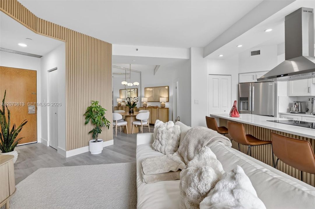 For Rent: $3,950 (2 beds, 2 baths, 1240 Square Feet)