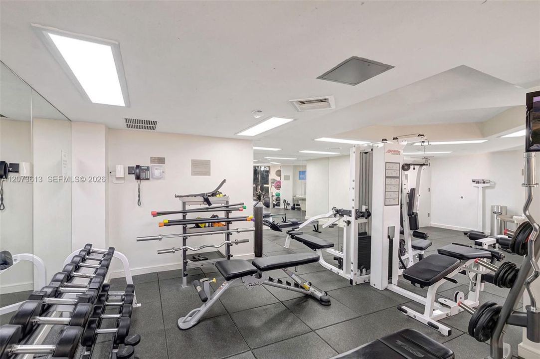 For Rent: $3,950 (2 beds, 2 baths, 1240 Square Feet)