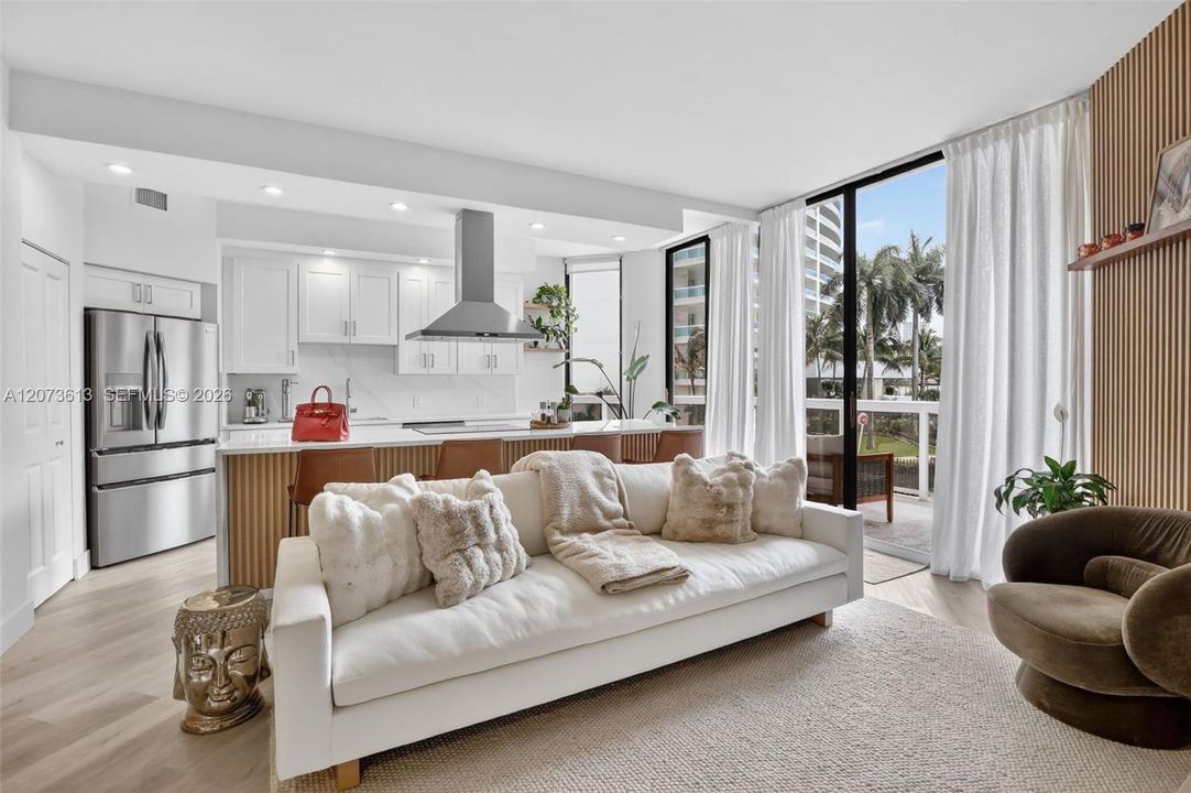 For Rent: $3,950 (2 beds, 2 baths, 1240 Square Feet)