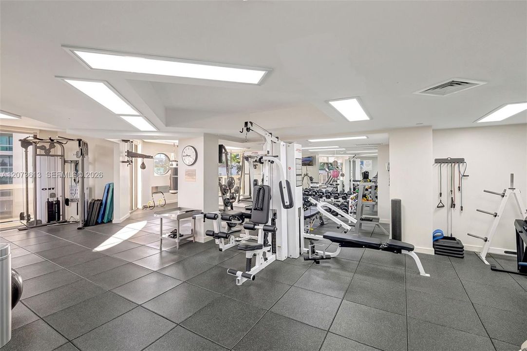 For Rent: $3,950 (2 beds, 2 baths, 1240 Square Feet)