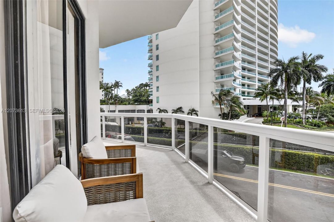 For Rent: $3,950 (2 beds, 2 baths, 1240 Square Feet)