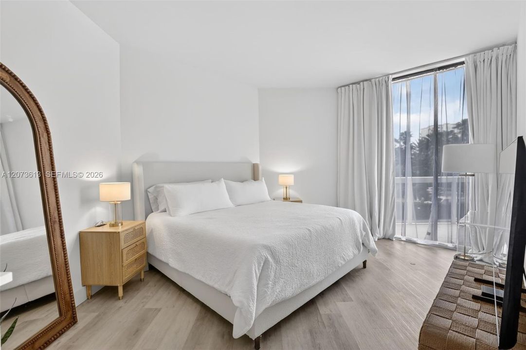 For Rent: $3,950 (2 beds, 2 baths, 1240 Square Feet)