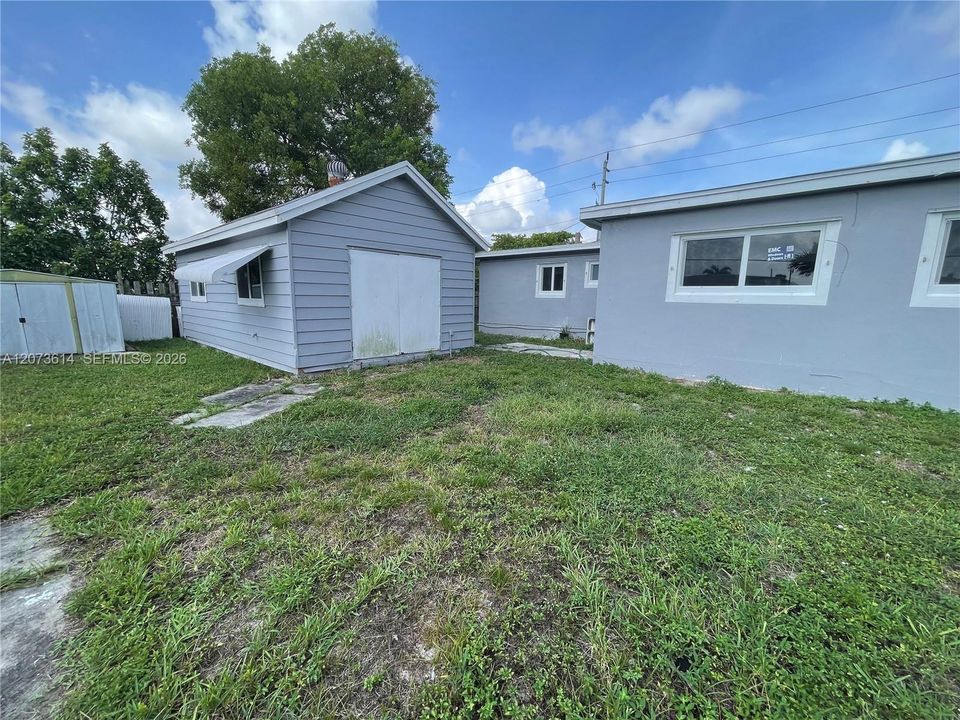 For Sale: $469,900 (3 beds, 1 baths, 1200 Square Feet)