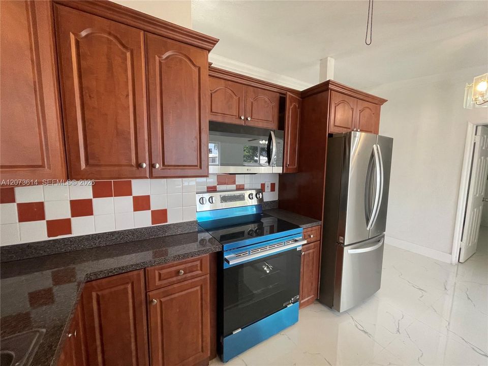 For Sale: $469,900 (3 beds, 1 baths, 1200 Square Feet)