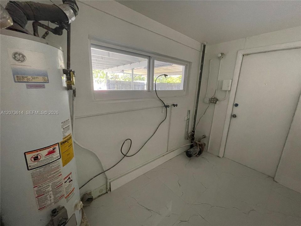 For Sale: $469,900 (3 beds, 1 baths, 1200 Square Feet)