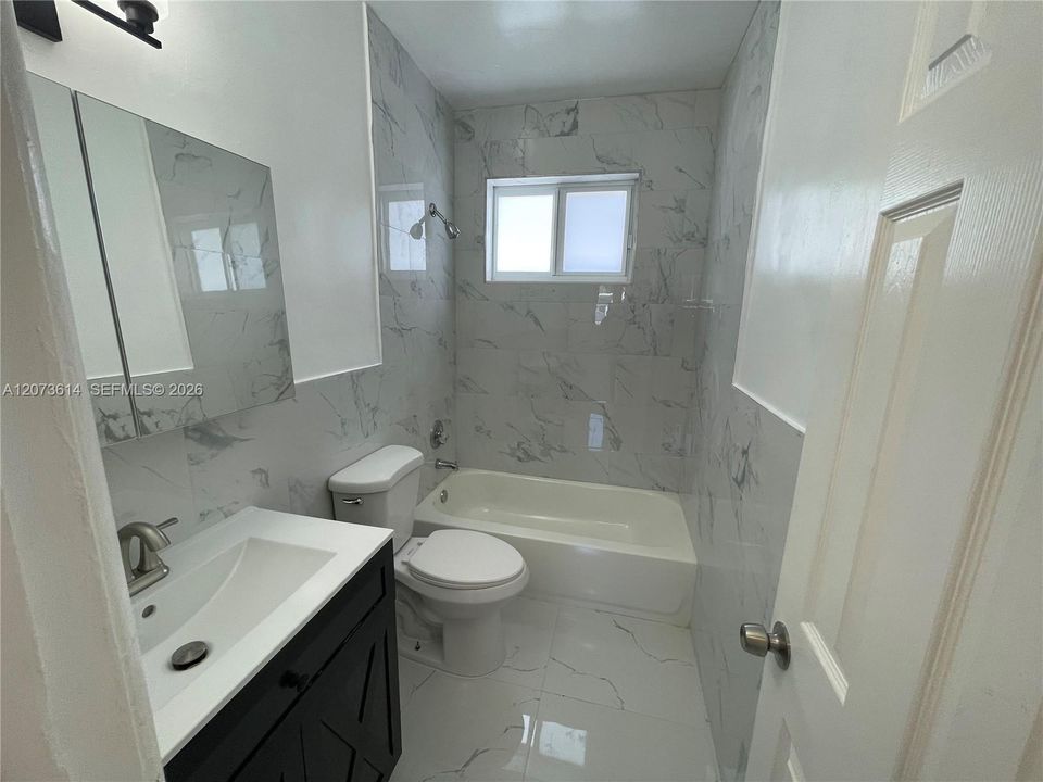For Sale: $469,900 (3 beds, 1 baths, 1200 Square Feet)