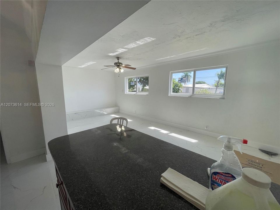 For Sale: $469,900 (3 beds, 1 baths, 1200 Square Feet)