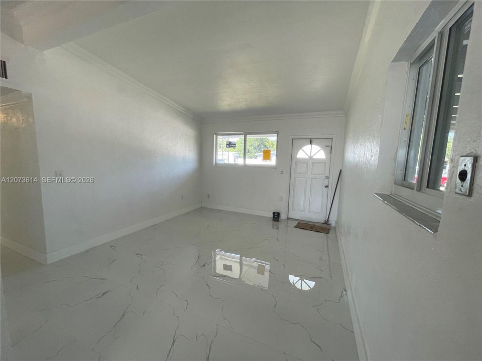 For Sale: $469,900 (3 beds, 1 baths, 1200 Square Feet)