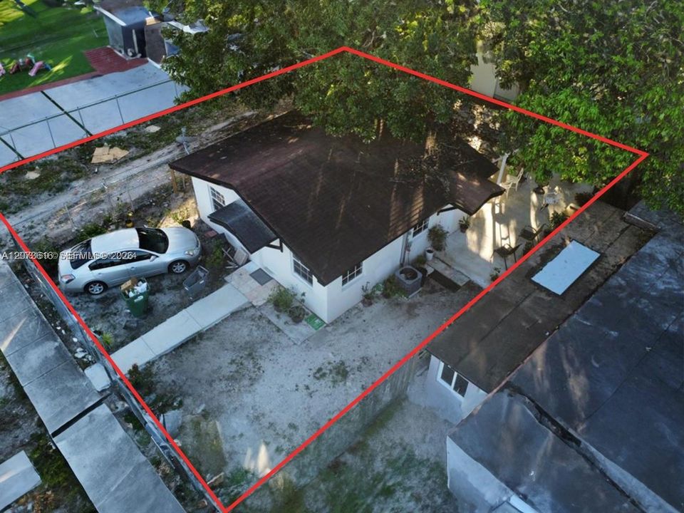 For Sale: $749,999 (8 beds, 5 baths, 1716 Square Feet)