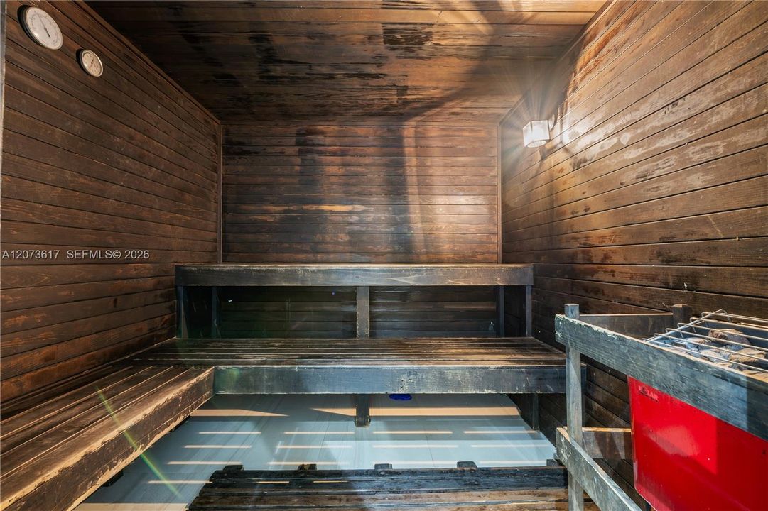 На продажу: $285,000 (2 спален, 2 ванн, 1290 Квадратных фут)