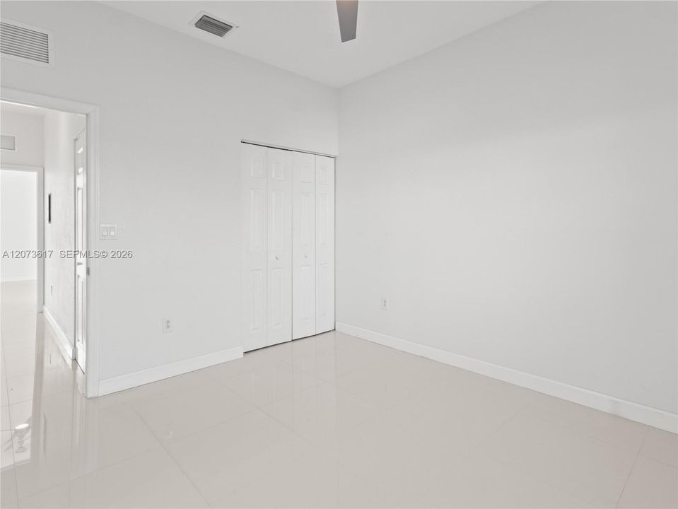На продажу: $285,000 (2 спален, 2 ванн, 1290 Квадратных фут)