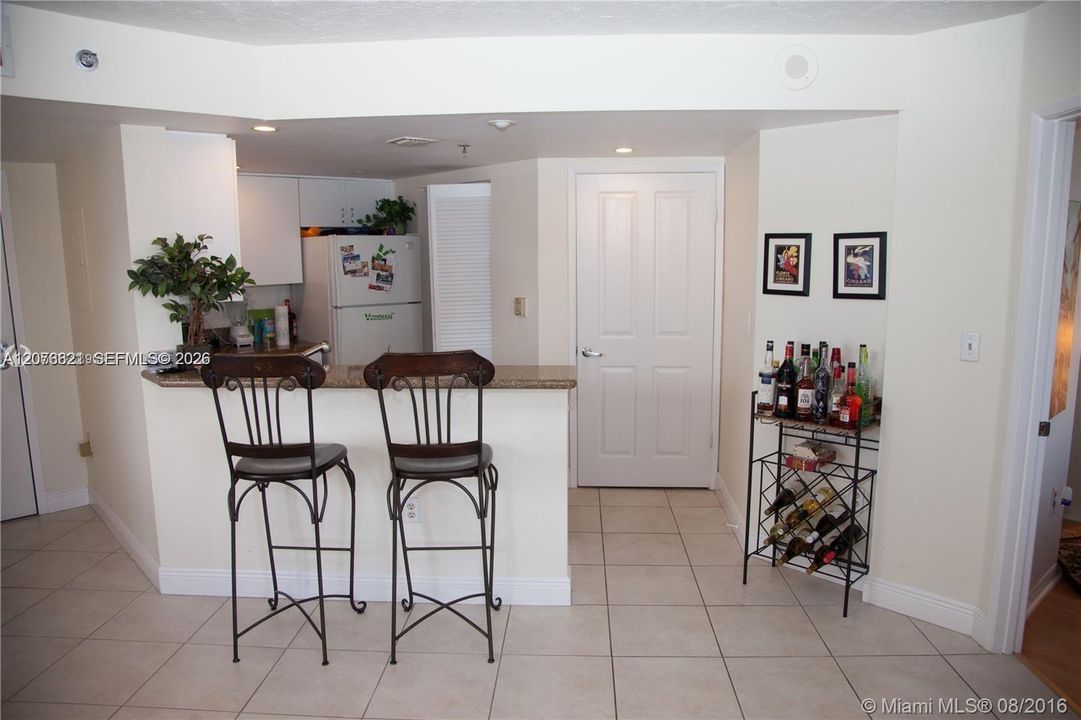 For Rent: $2,500 (1 beds, 1 baths, 750 Square Feet)
